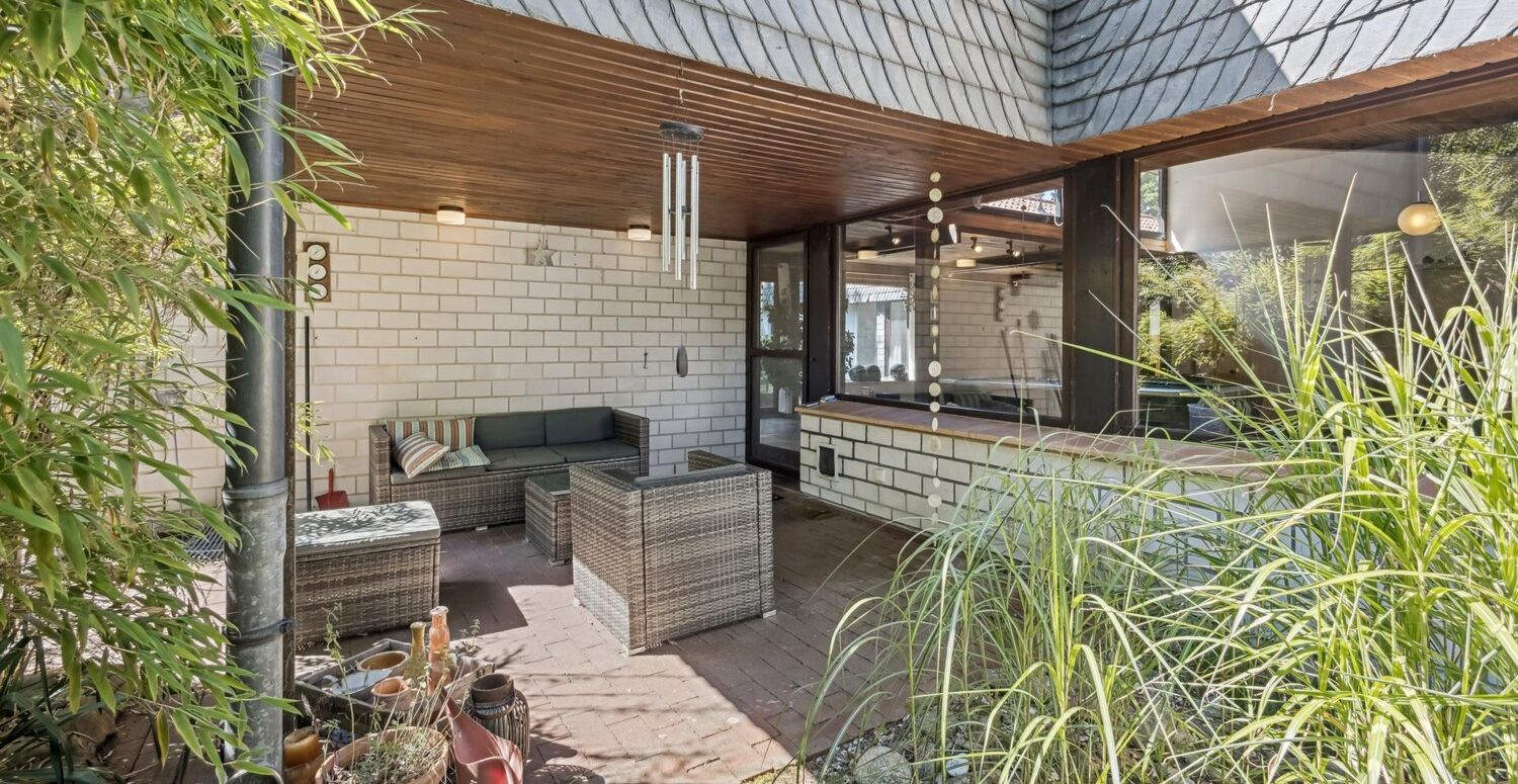 Terrasse hinten vom Wohnzimmer