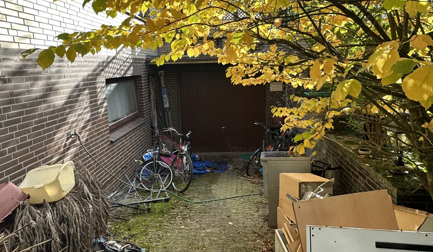 Zugang Keller  hinten