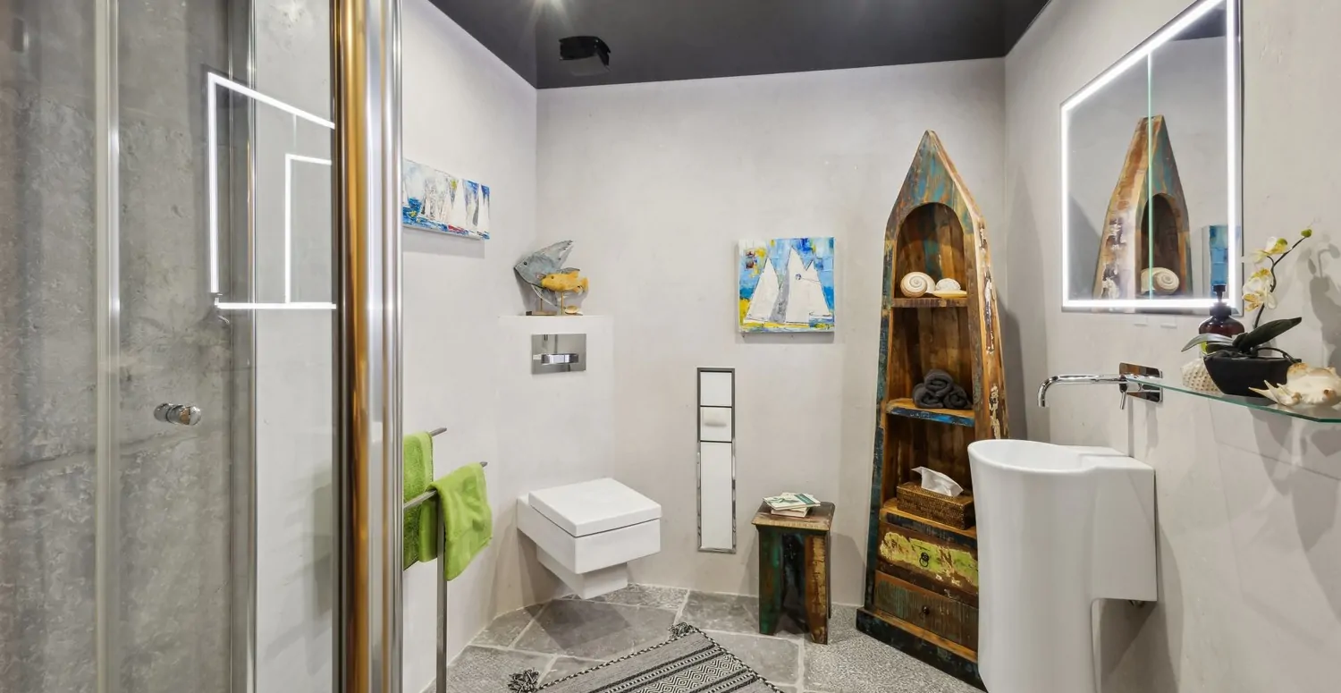 Duschbad im Dachgeschoss