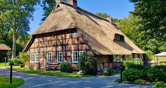 von_poll_real_estate_property_24205002_image_2