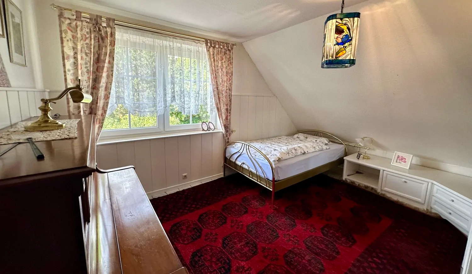 Kleines Schlafzimmer  Dachgeschoss