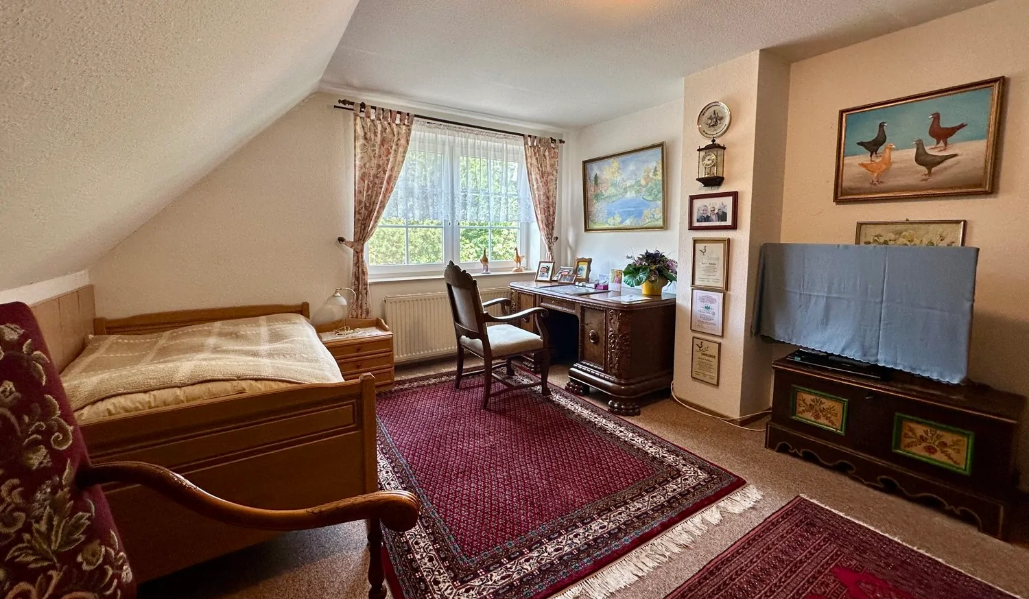 Schlafzimmer Büro im DG