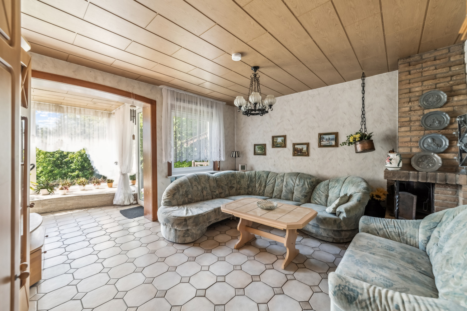 Wohnzimmer EG Hauptwohnung