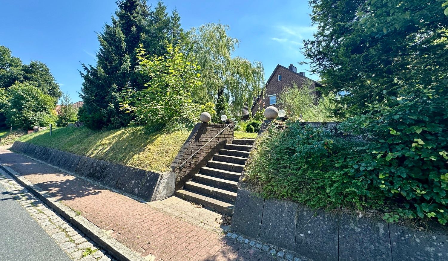 Zugang von der Straße
