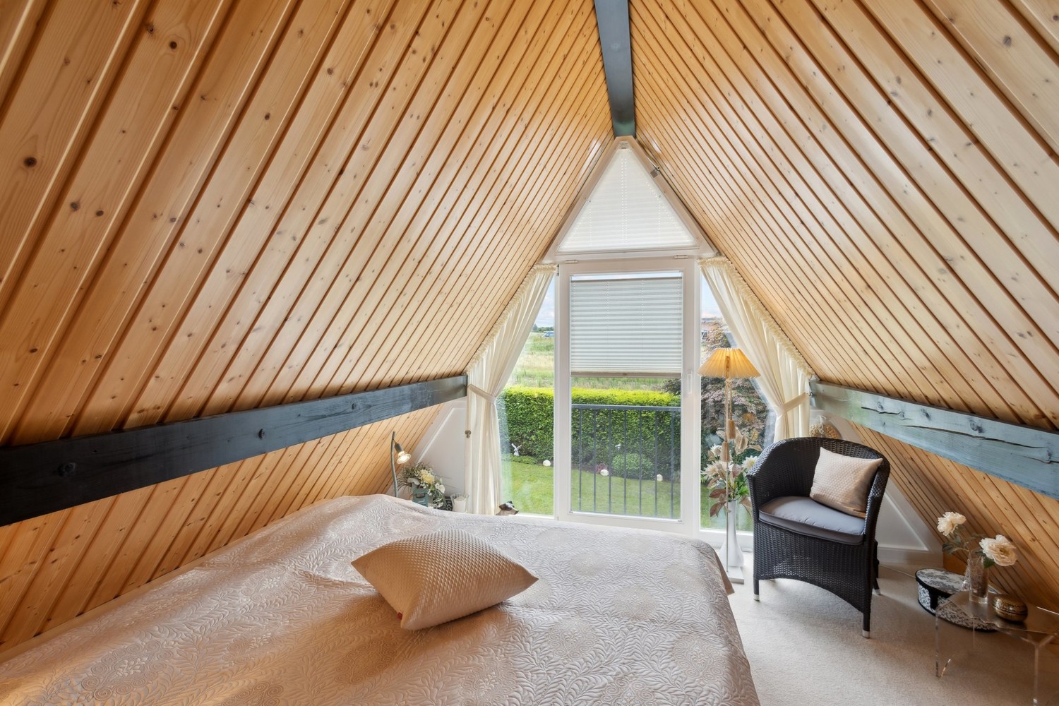 Schlafzimmer DG