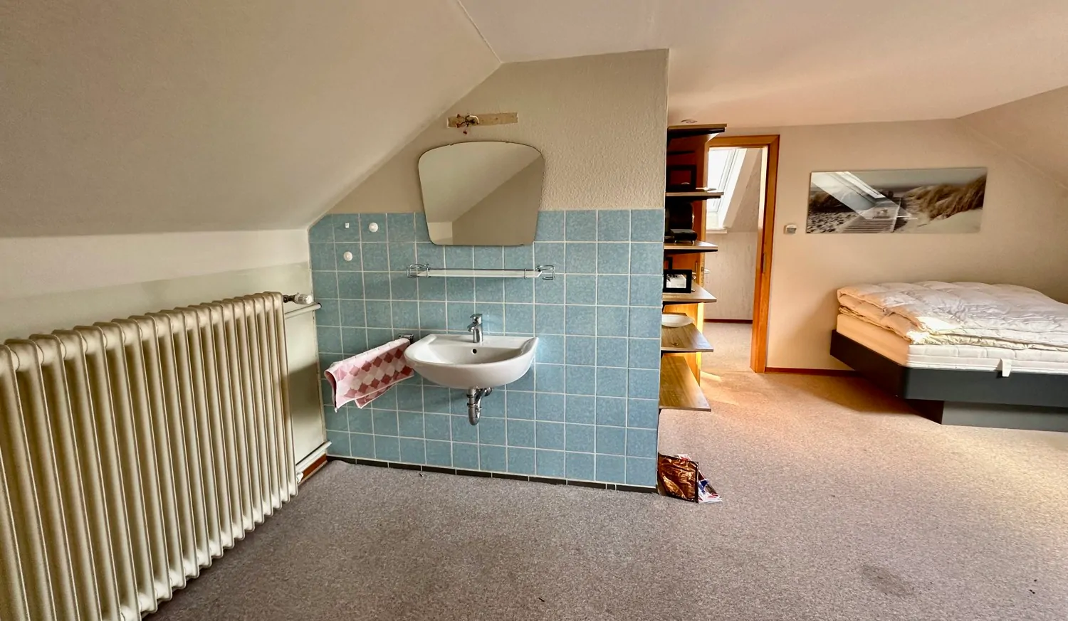 Waschbecken im Zimmer 1 DG