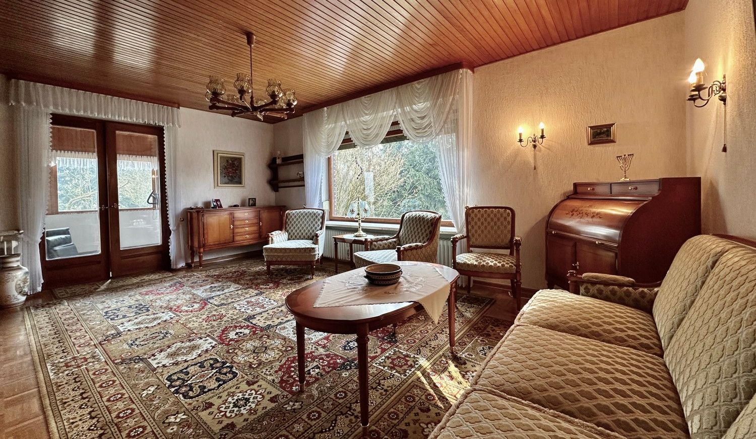 großes Wohnzimmer
