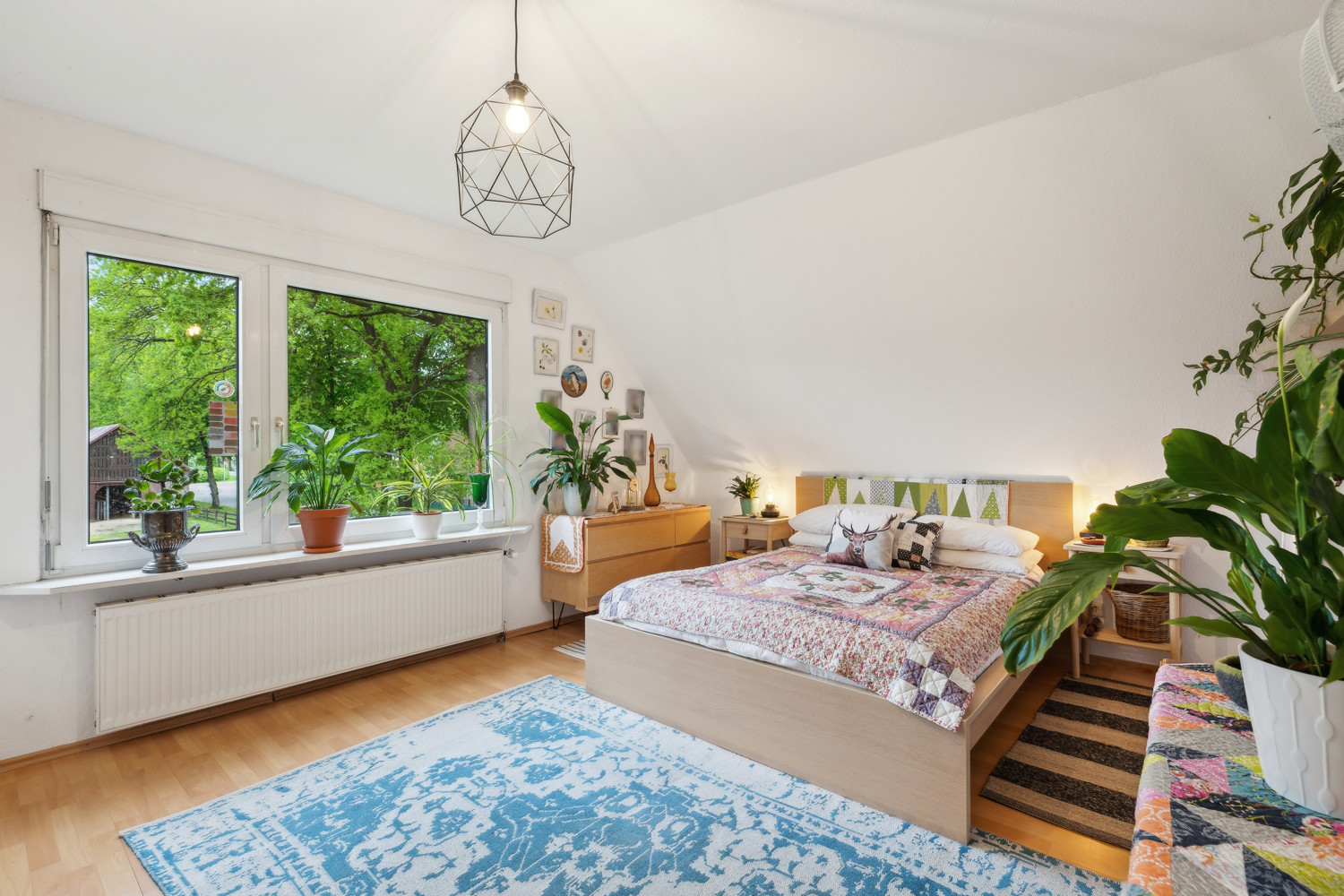 Schlafzimmer DG