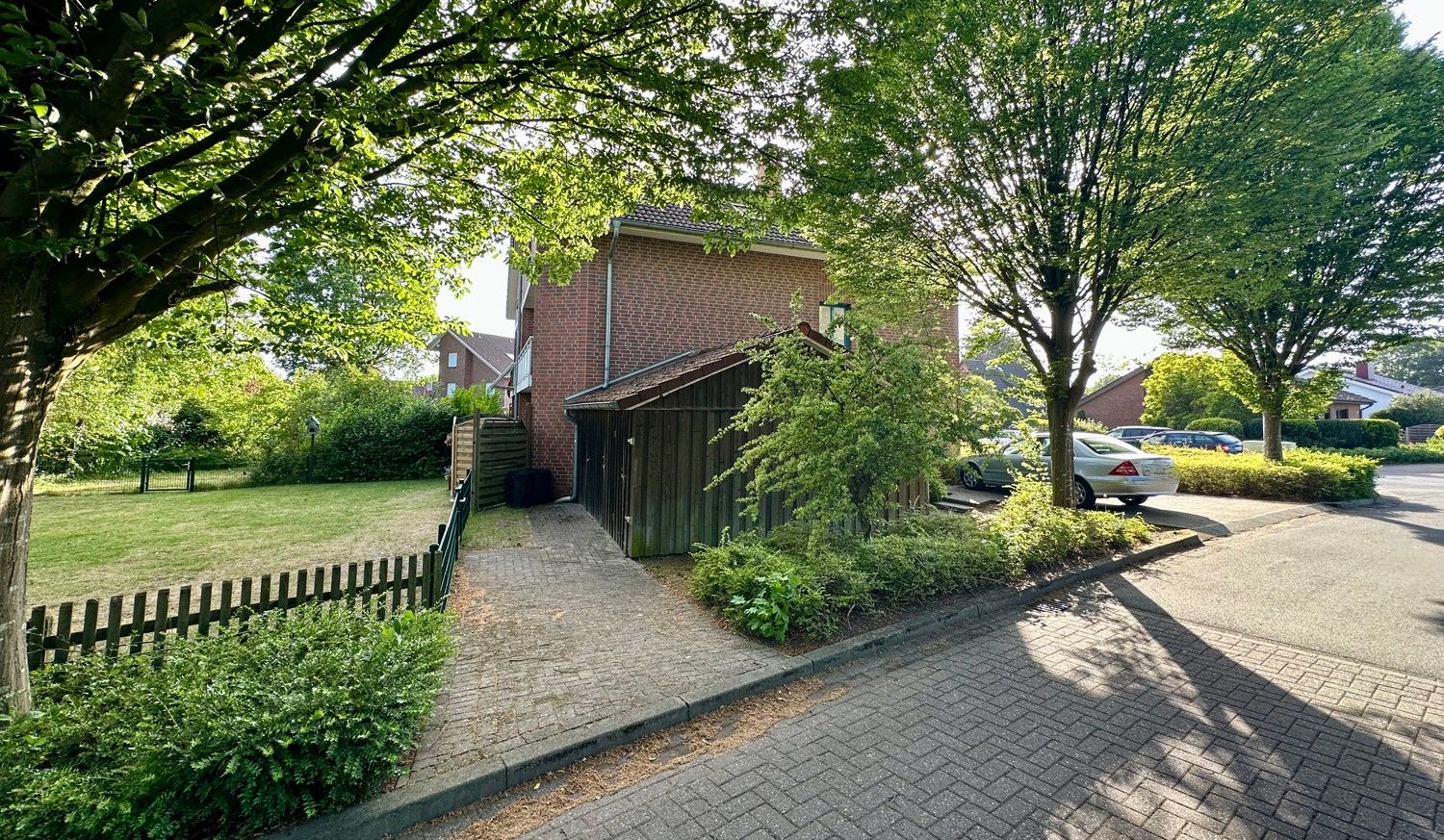 Blick von der Seitenstrasse