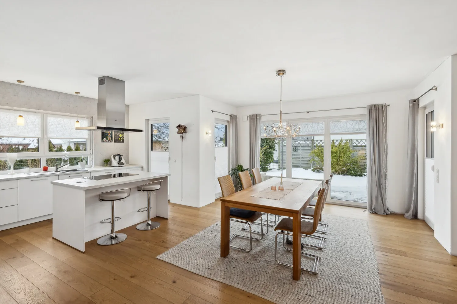 offene Küche mit Essbereich