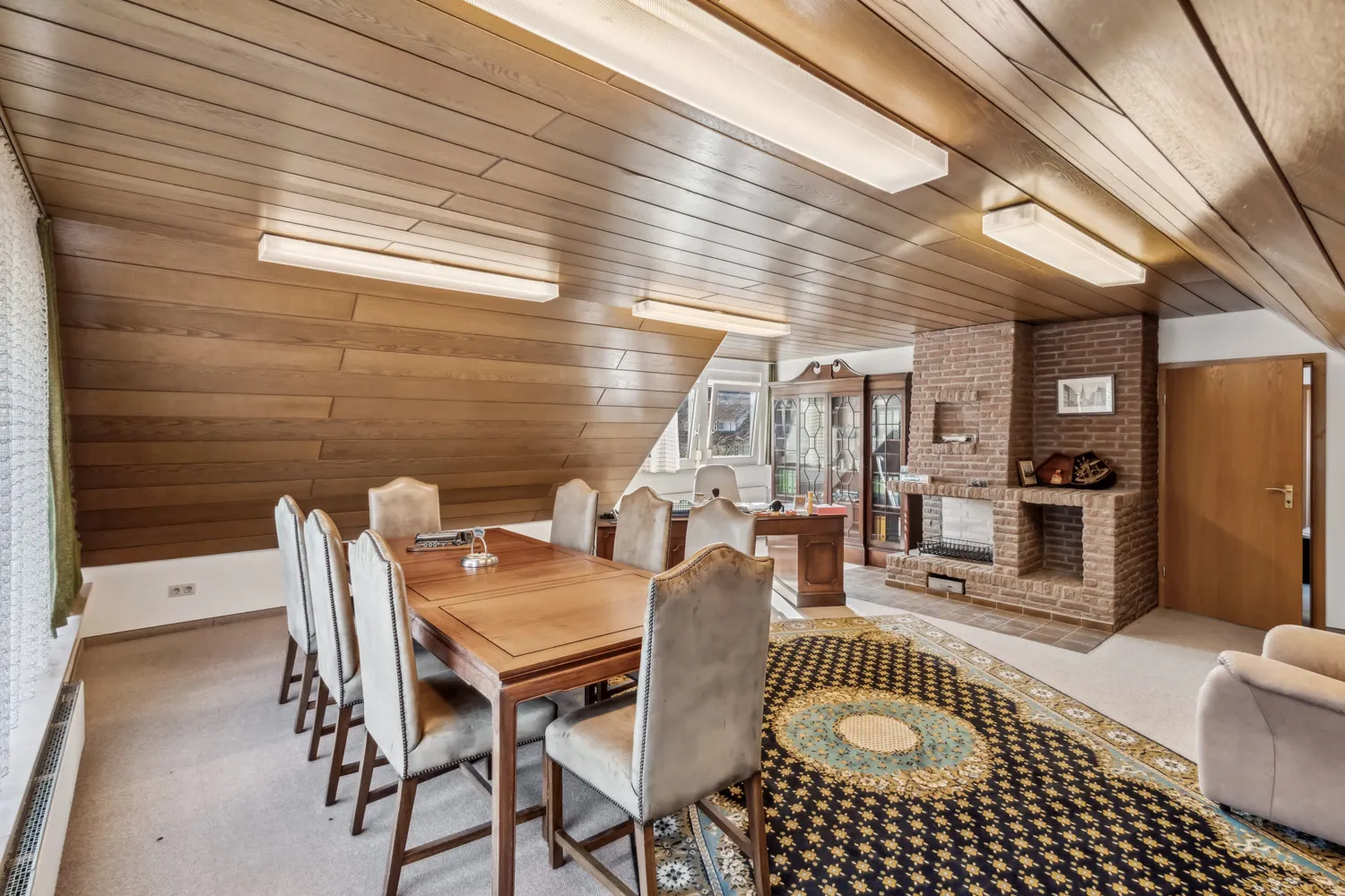 Büro im OG im Bürogebäude