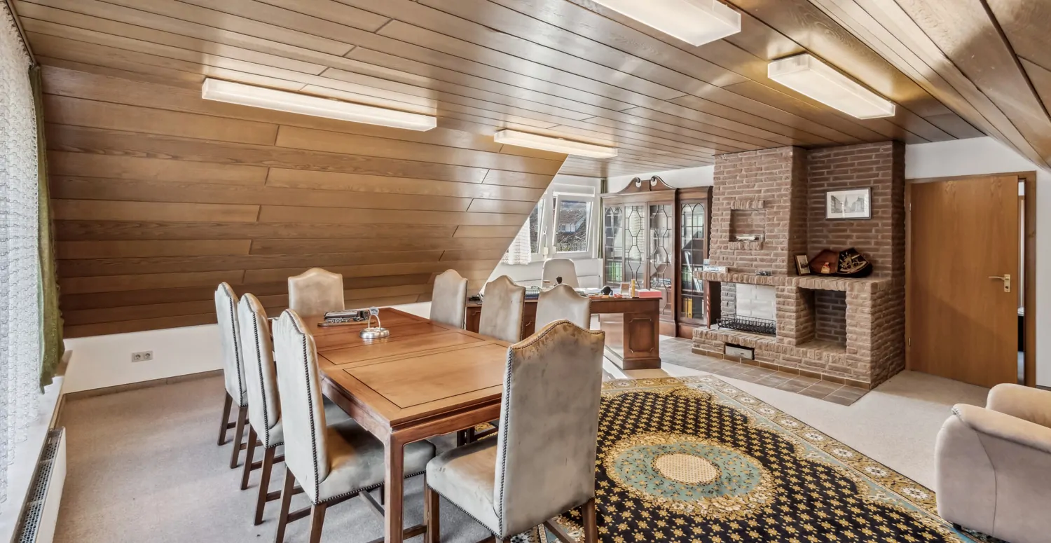 Büro im OG im Bürogebäude