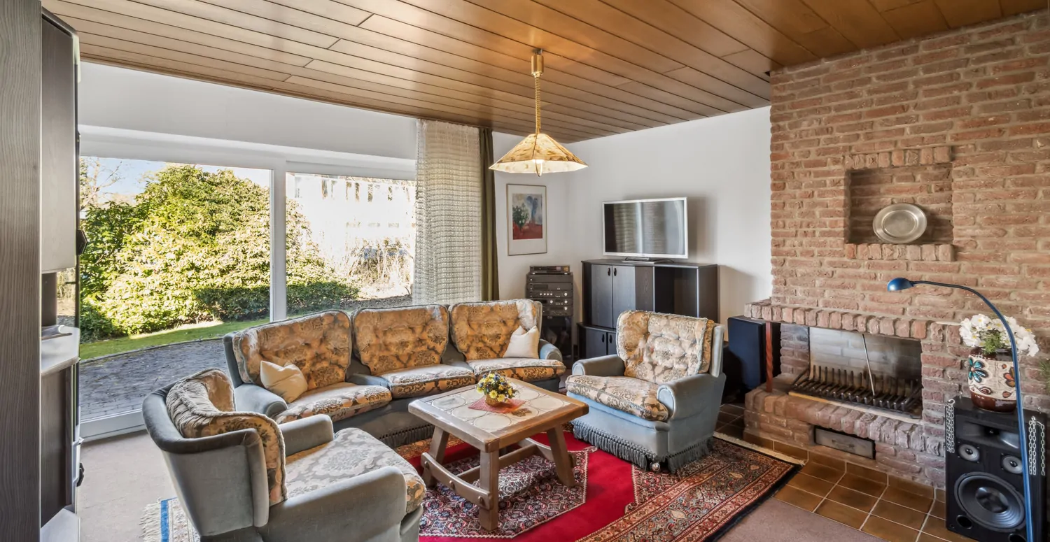 Zimmer im EG im Bürogebäude