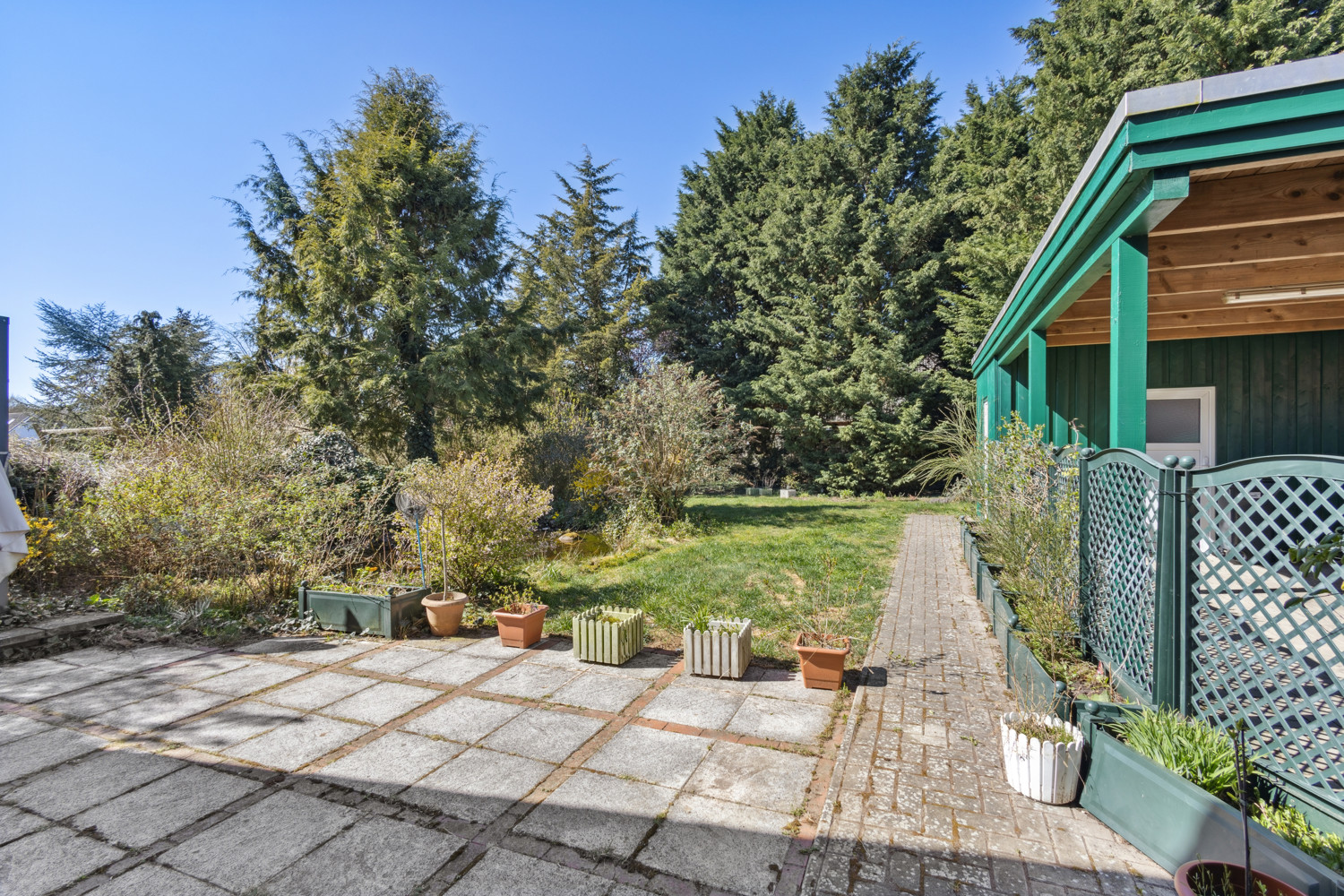 Garten mit Teich
