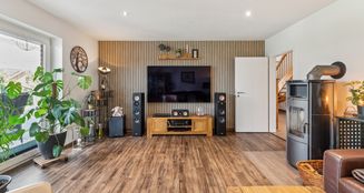 von_poll_real_estate_property_25205015_image_7