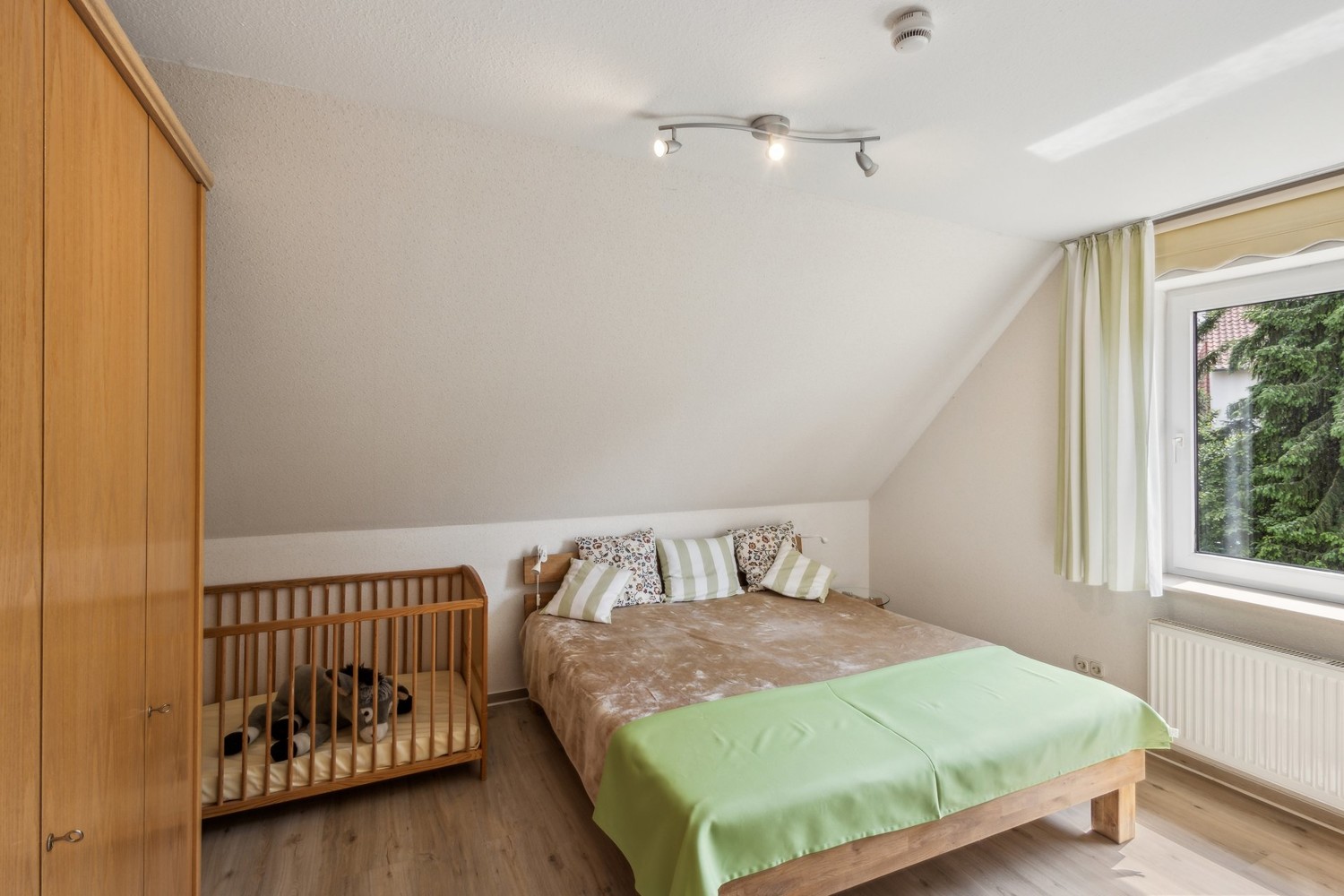 2. Schlafzimmer DG