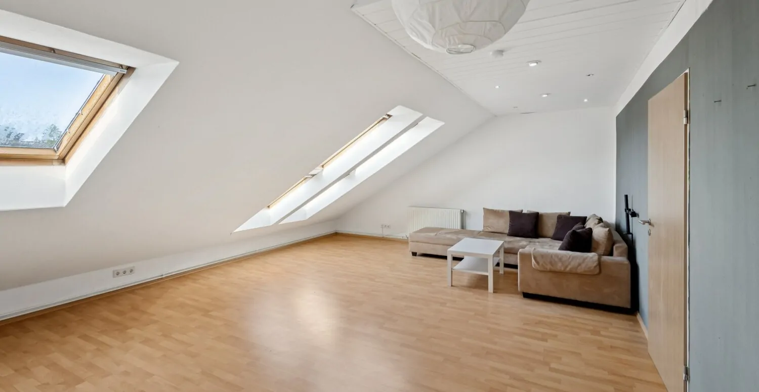 Zimmer mit Ankleide Dachgeschoss