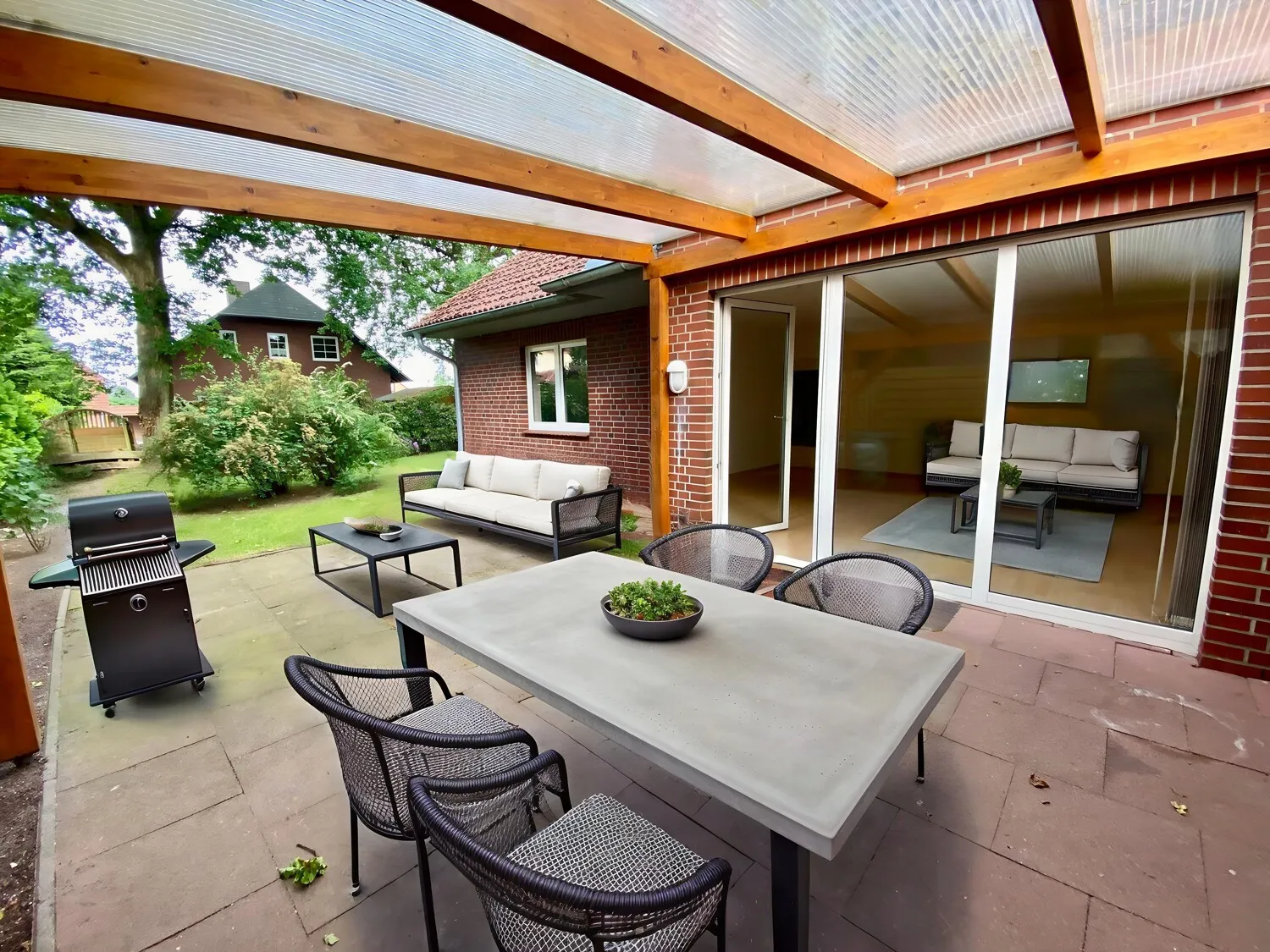 Geräumige Erdgeschosswohnung mit Gartenanteil