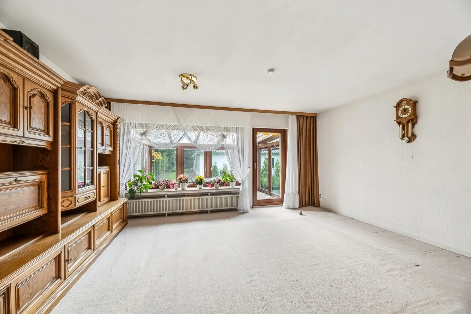 Wohnzimmer EG mit Blick zum Wintergarten