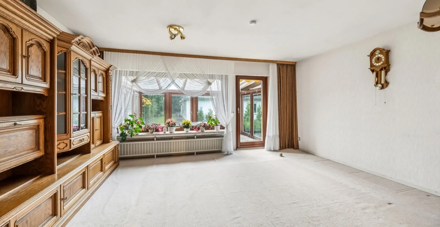 Wohnzimmer EG mit Blick zum Wintergarten