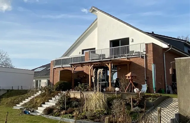 Hausansicht vom Garten