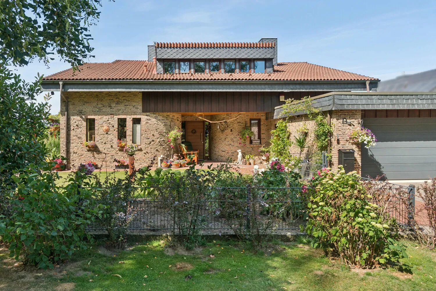 Straßenansicht