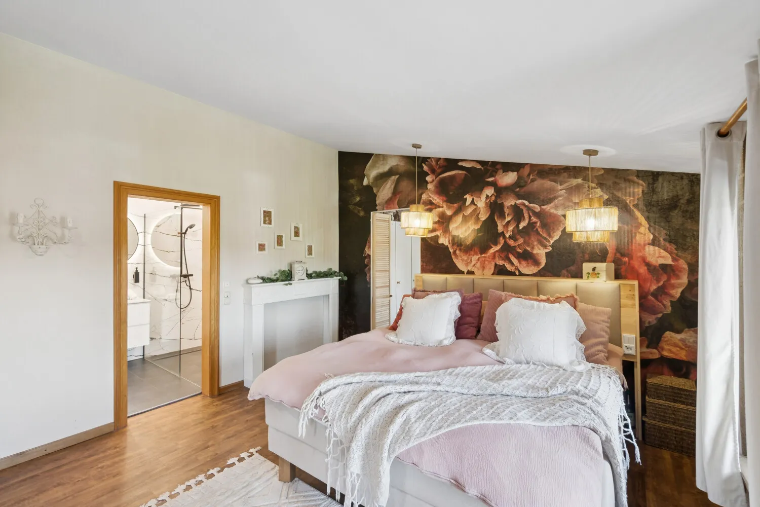 Haupschlafzimmer mit Ankleide