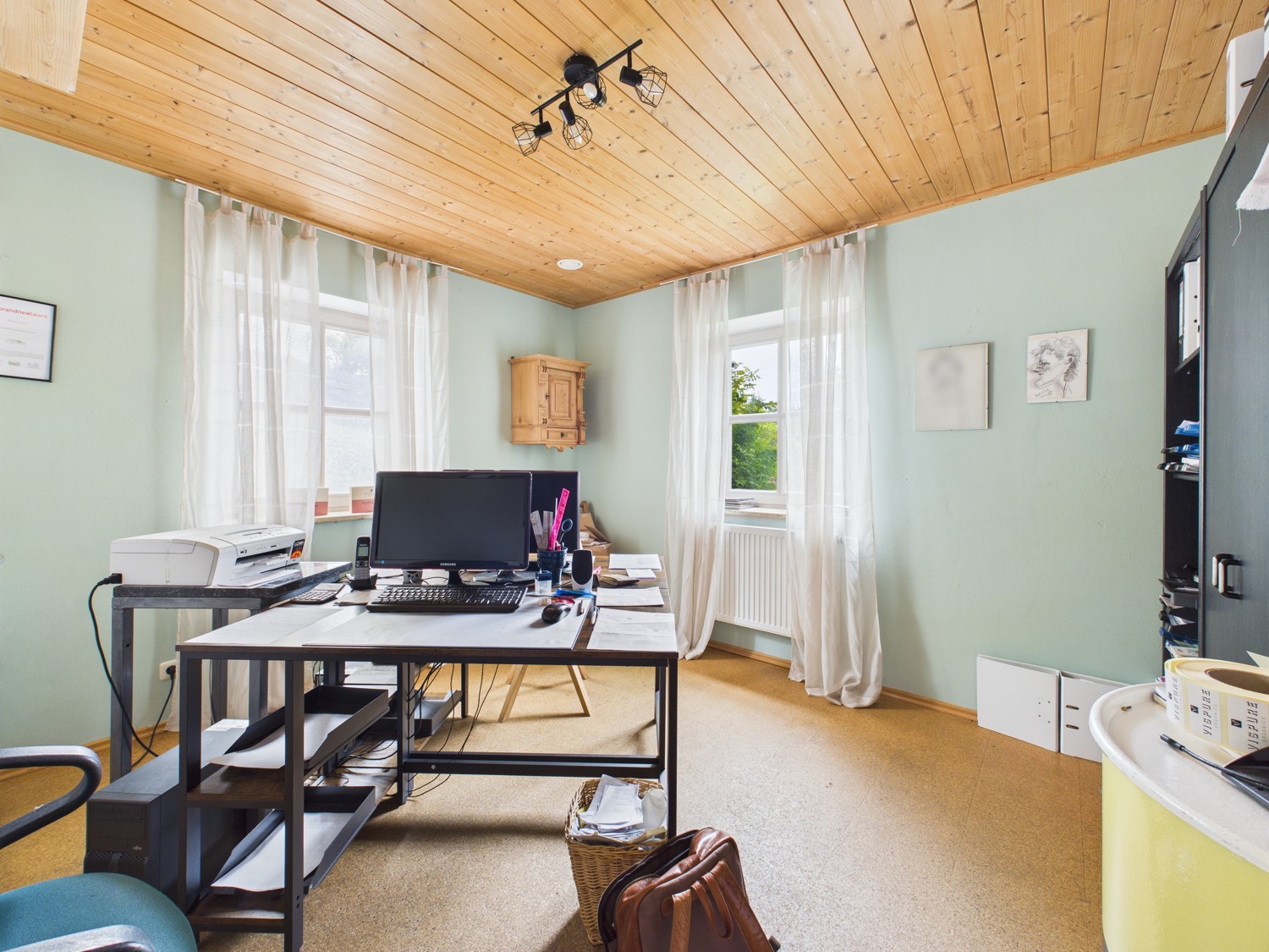 Büro UG