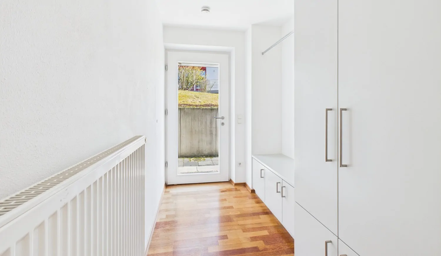 Eingang ELW - Garderobe