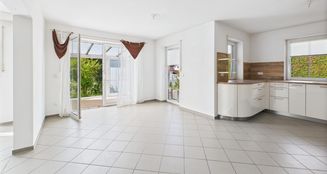 von_poll_real_estate_property_25085048_image_2