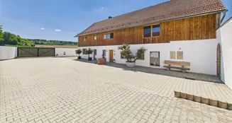 von_poll_real_estate_property_25085046_image_0