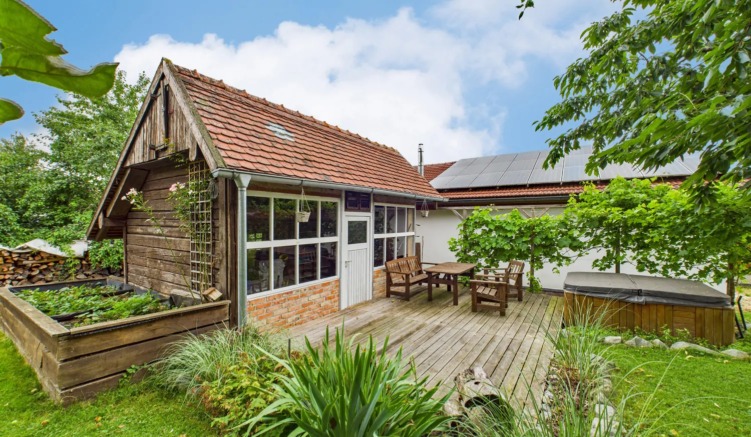 Gartenhaus mit Sonnenterrasse