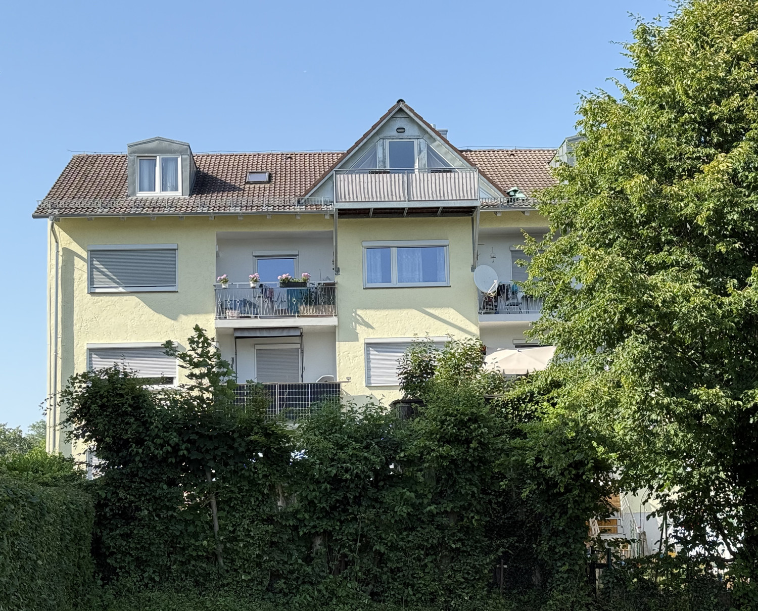 Hausrückseite