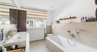 von_poll_real_estate_property_25085098_image_8