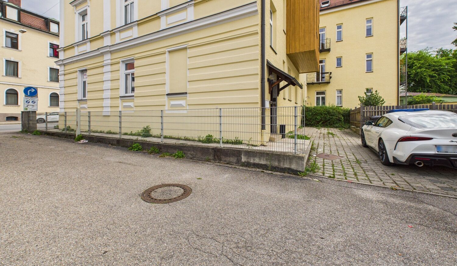 Eingang Gebäude