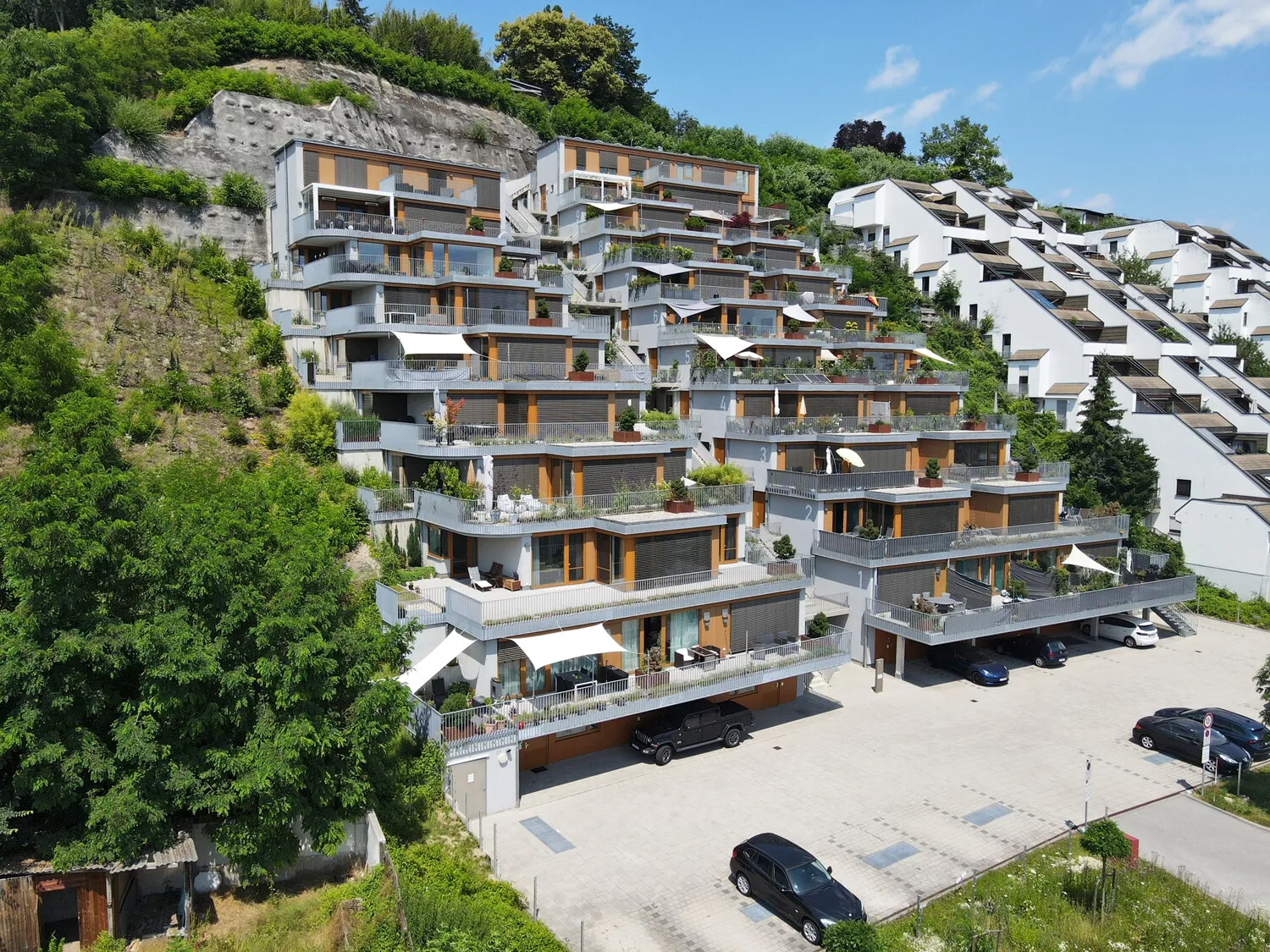 Residential highlight above Landshut: spacious penthouse apartment with magnificent views & 3 parking spaces