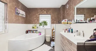 von_poll_real_estate_property_26085005_image_18