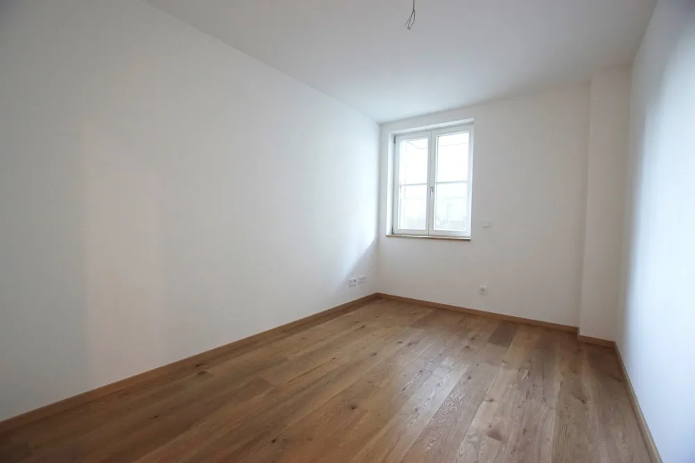 Außergewöhnlich schön! Exklusive 4-Zimmer-Wohnung mit Terrasse im Herzen von Landshut! - Photo 3