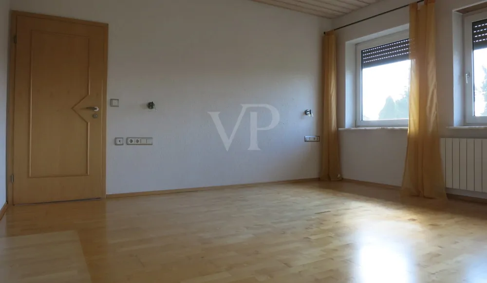 Solides Wohn- und Geschäftshaus