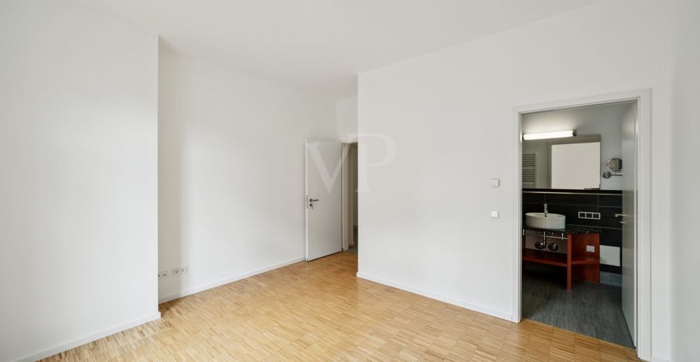 Elegante 4-Zimmer-Wohnung in sanierter Stadtvilla