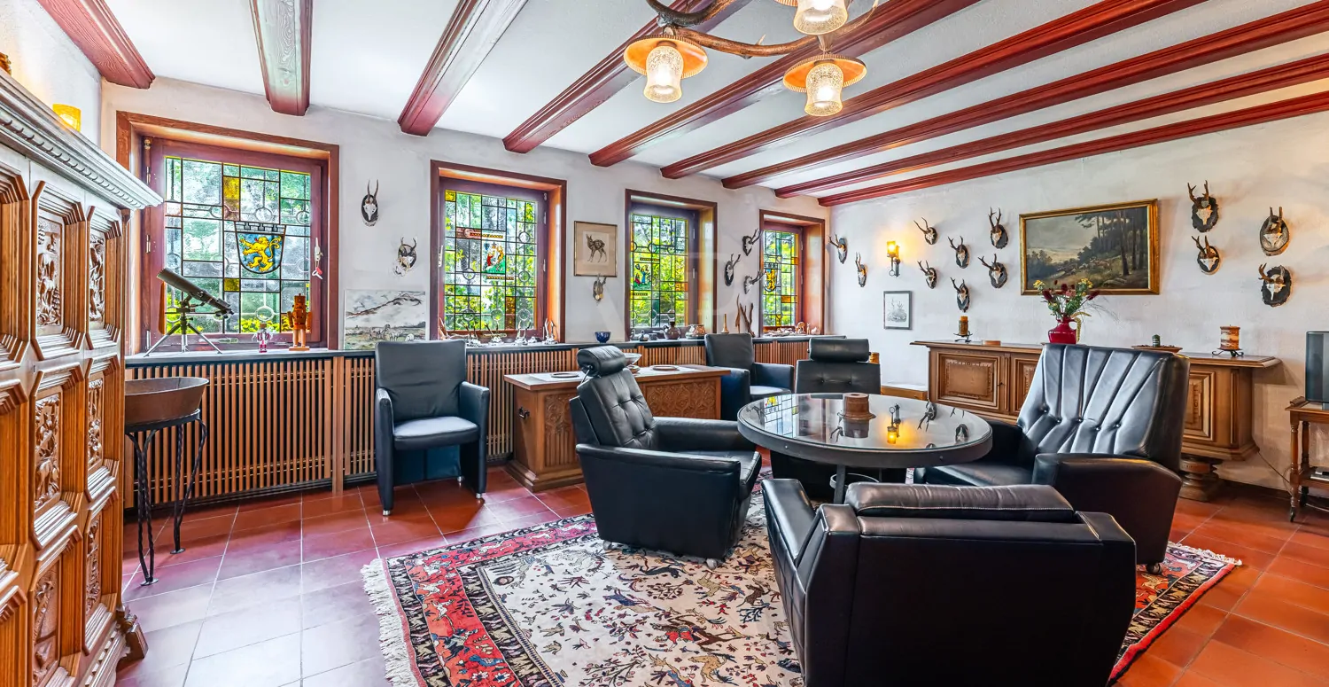 Zimmer mit offenem Kamin - EG