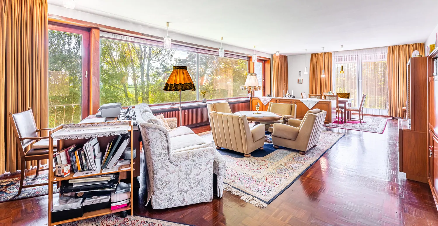 Großzügiger Wohn-/Ess-/ und Arbeitsbereich - OG