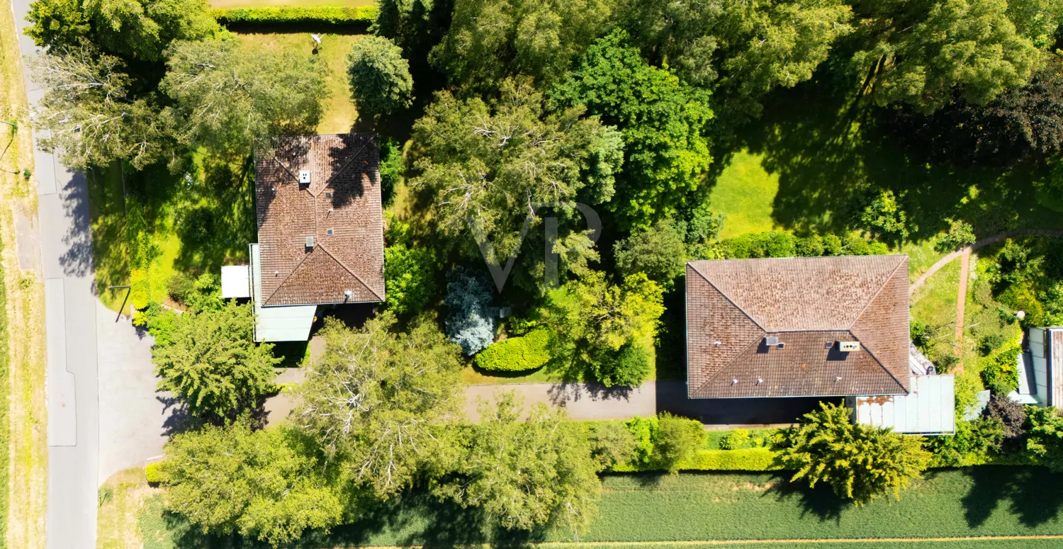 Nördlicher Teil des Anwesen - mit Einfamilienhaus und Villa
