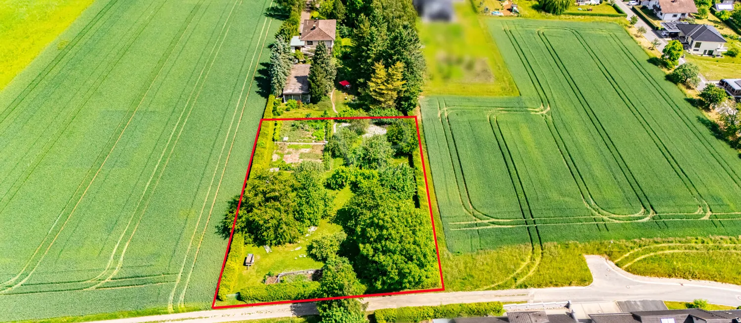 Luftansicht mit Markierung des Grundstücks