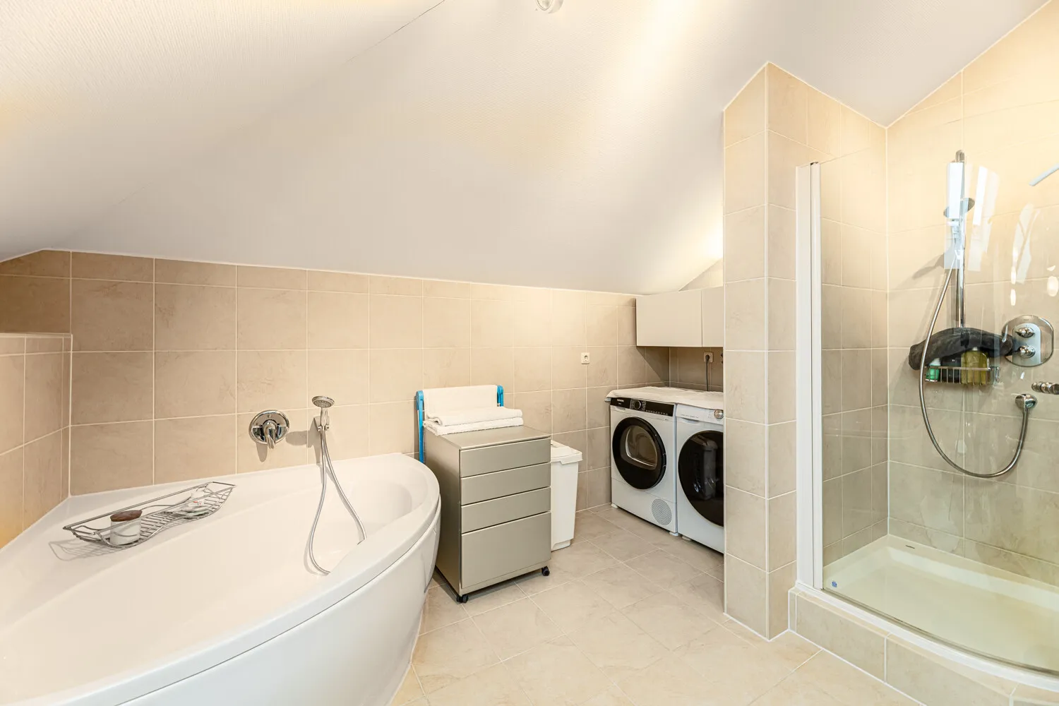 Badezimmer DG