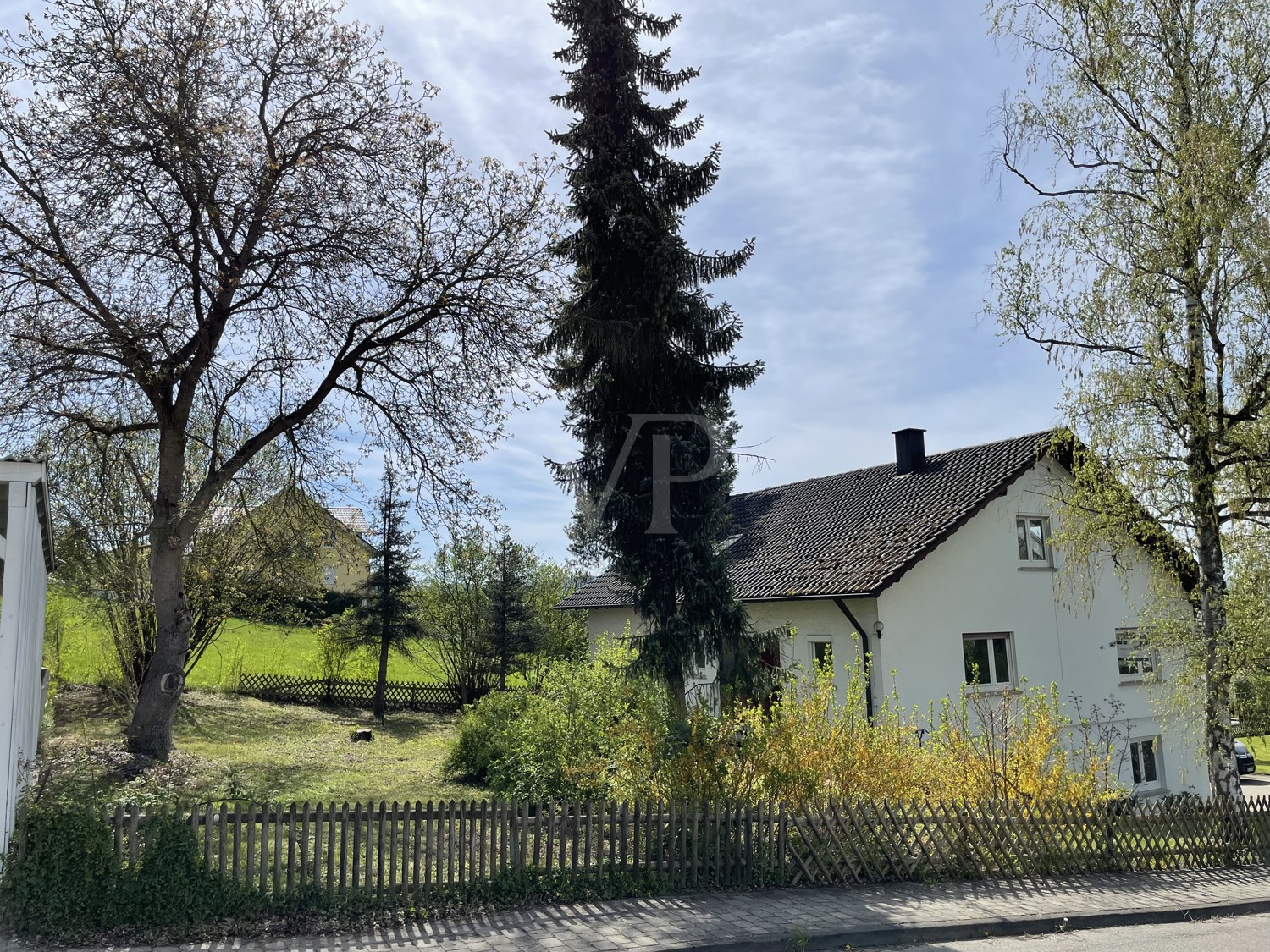 Großzügiges Einfamilienhaus mit Blick auf Tälesee und Schwäbische Alb