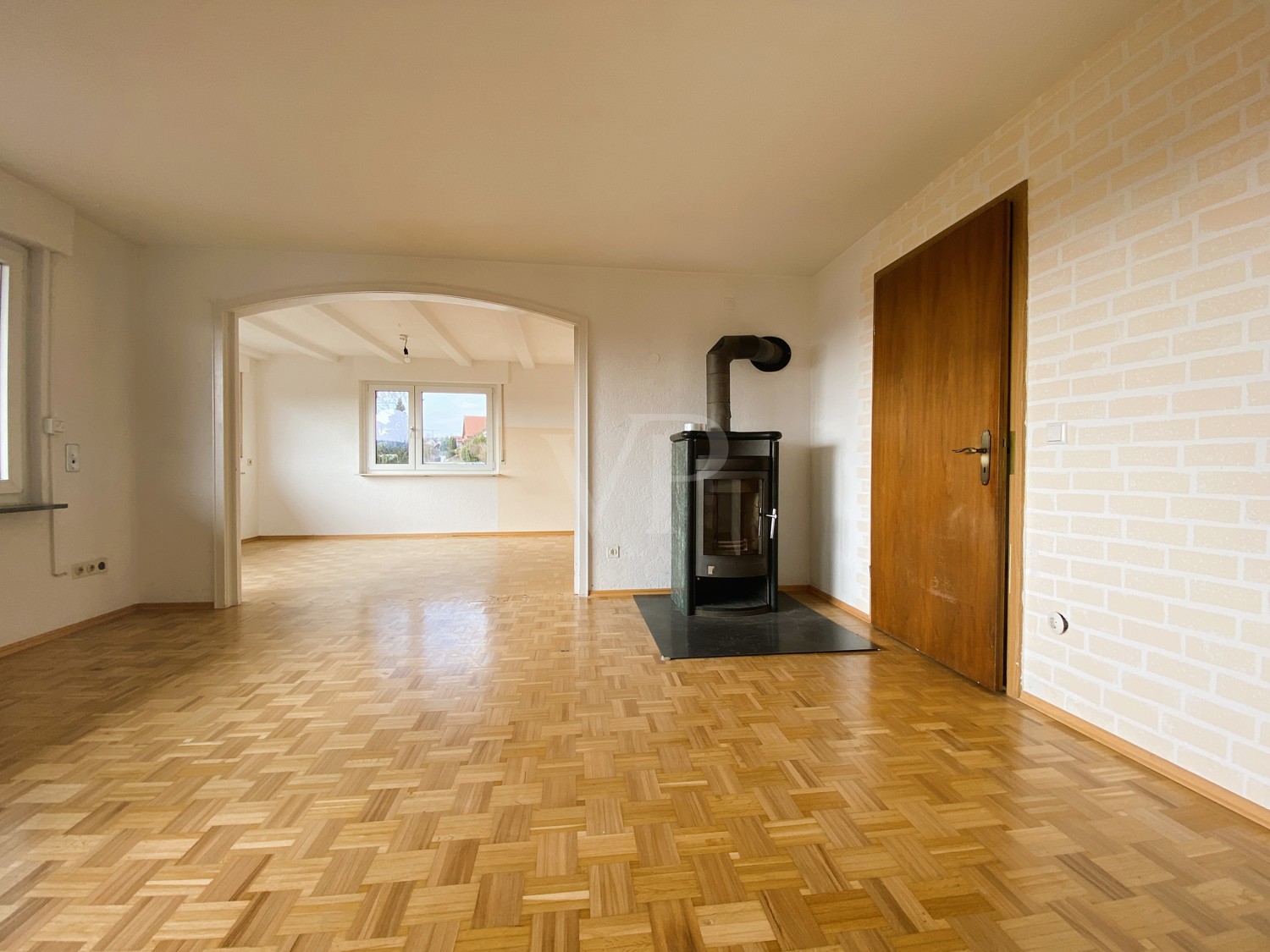 Großzügiges Einfamilienhaus mit Blick auf Tälesee und Schwäbische Alb