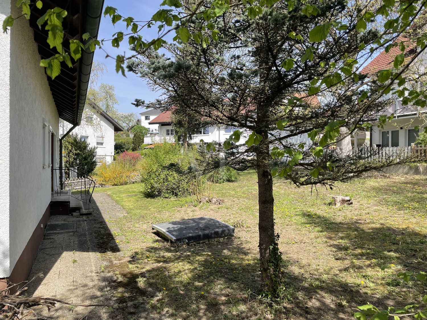 Großzügiges Einfamilienhaus mit Blick auf Tälesee und Schwäbische Alb