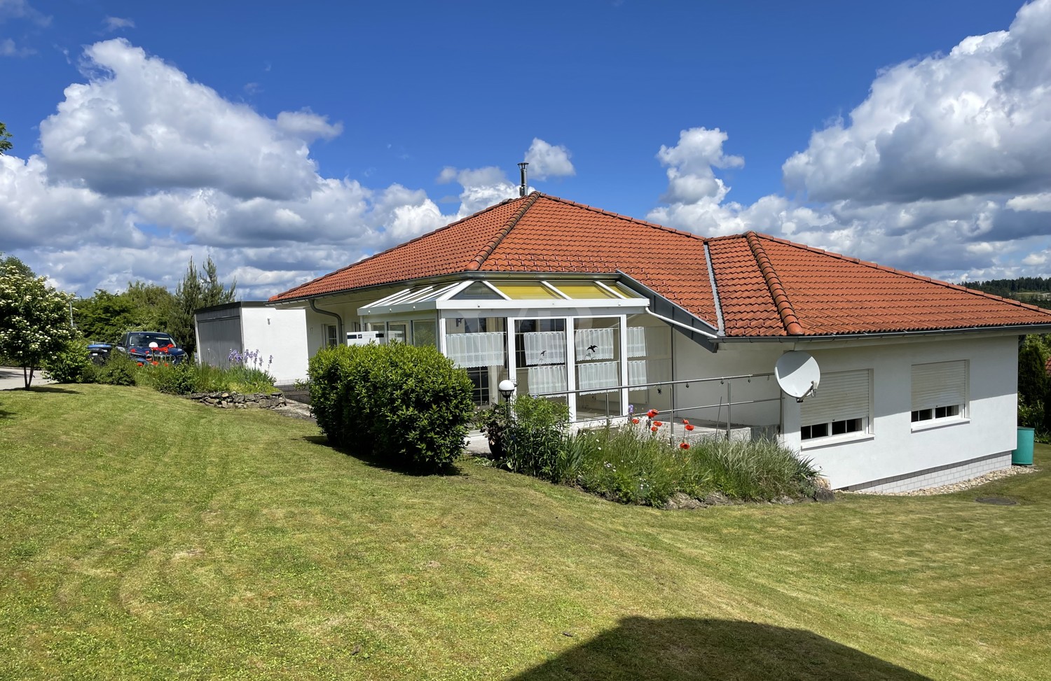 Einfamilienhaus mit Einliegerwohnung in bester Lage