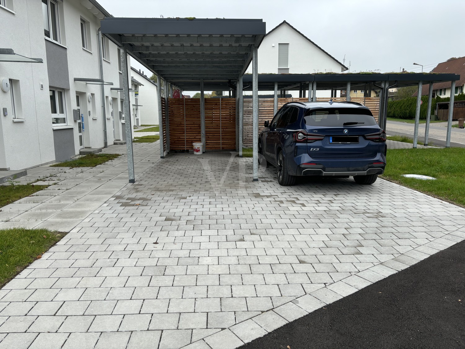 Erstbezug Reihenendhaus mit großem Garten, Stellplatz und Carport